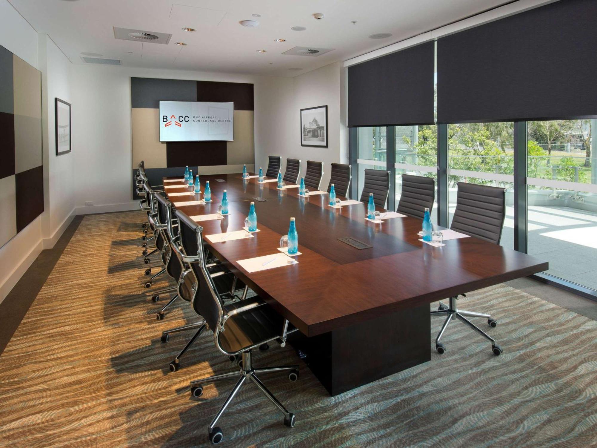 Pullman Brisbane Airport Hotell Exteriör bild Boardroom at the ICC Academy