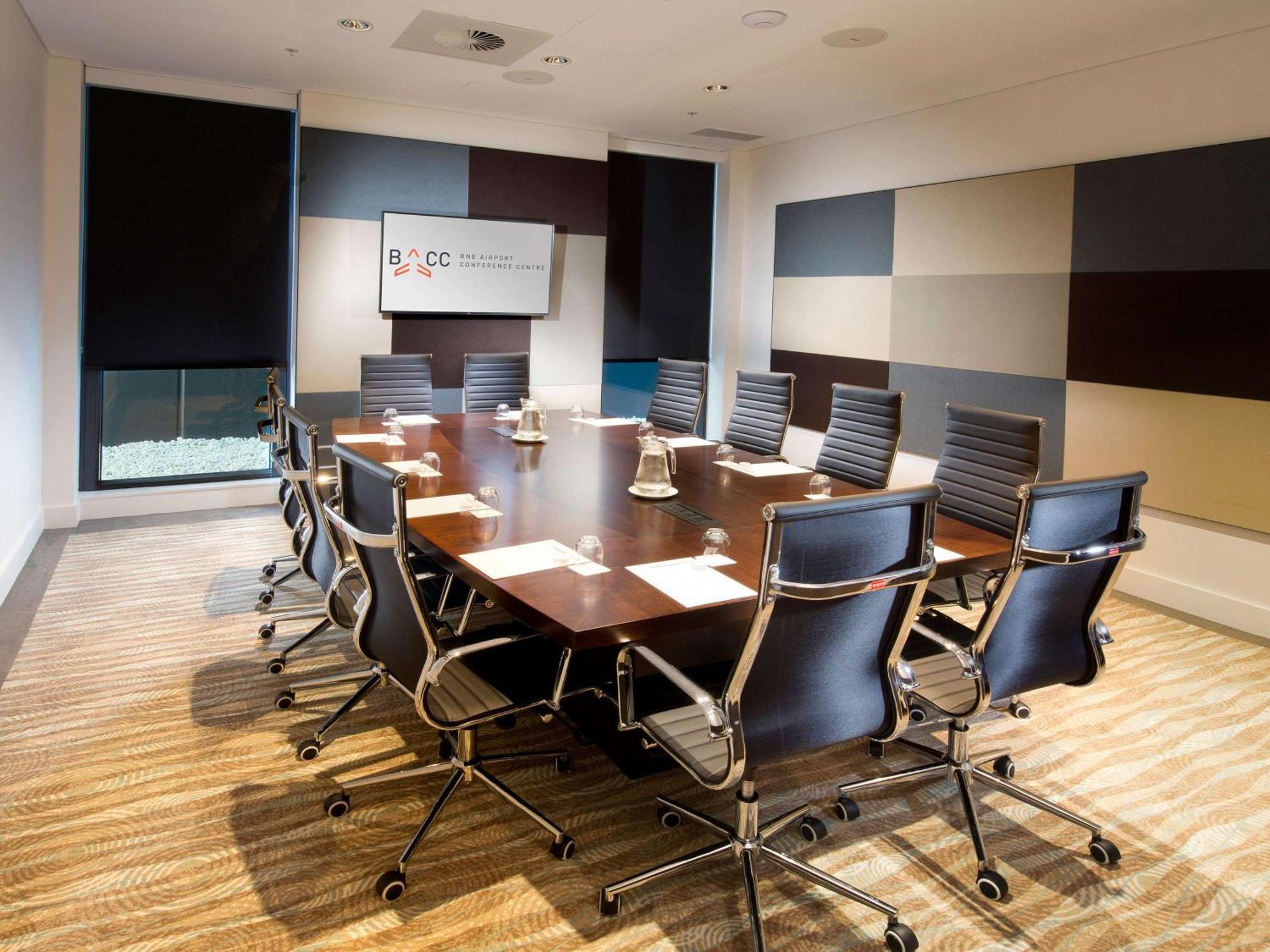 Pullman Brisbane Airport Hotell Exteriör bild A meeting room at the ACC Liverpool Group