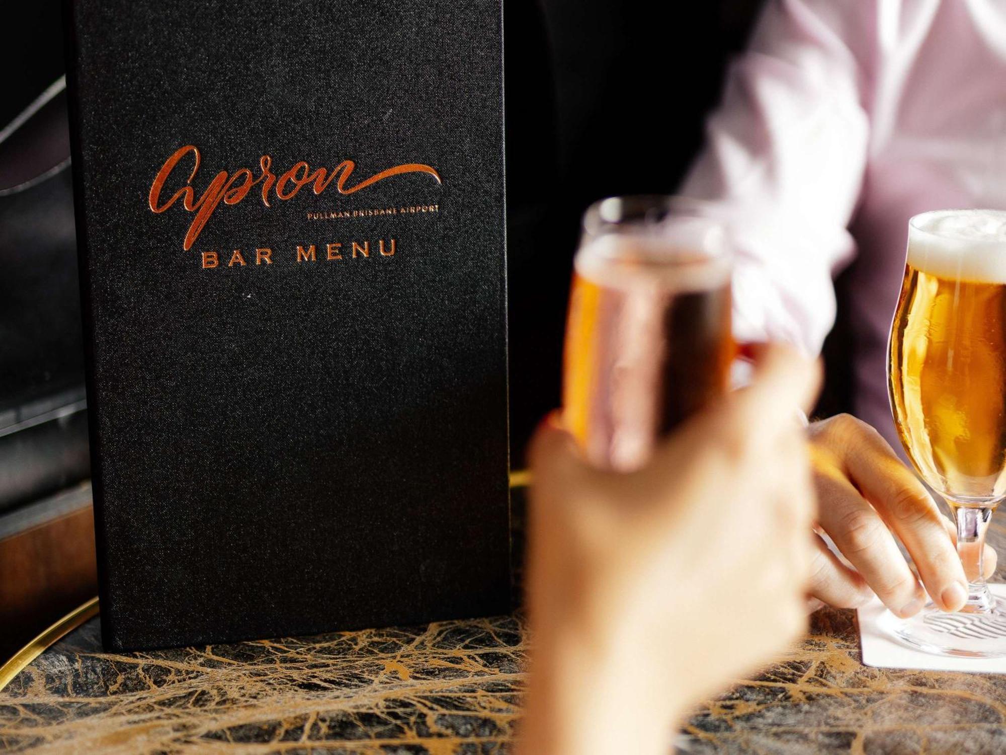 Pullman Brisbane Airport Hotell Exteriör bild A bar menu