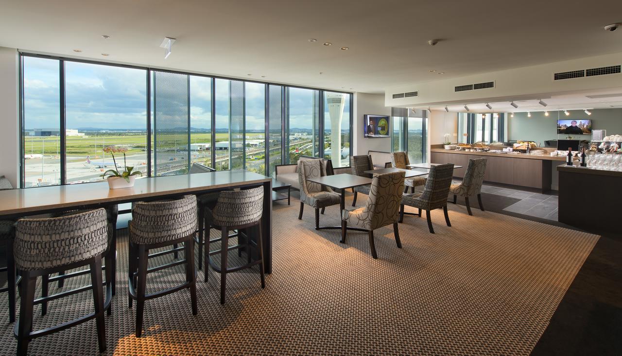 Pullman Brisbane Airport Hotell Exteriör bild The lounge at Changi Airport