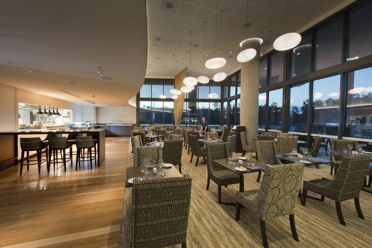 Pullman Brisbane Airport Hotell Exteriör bild The restaurant